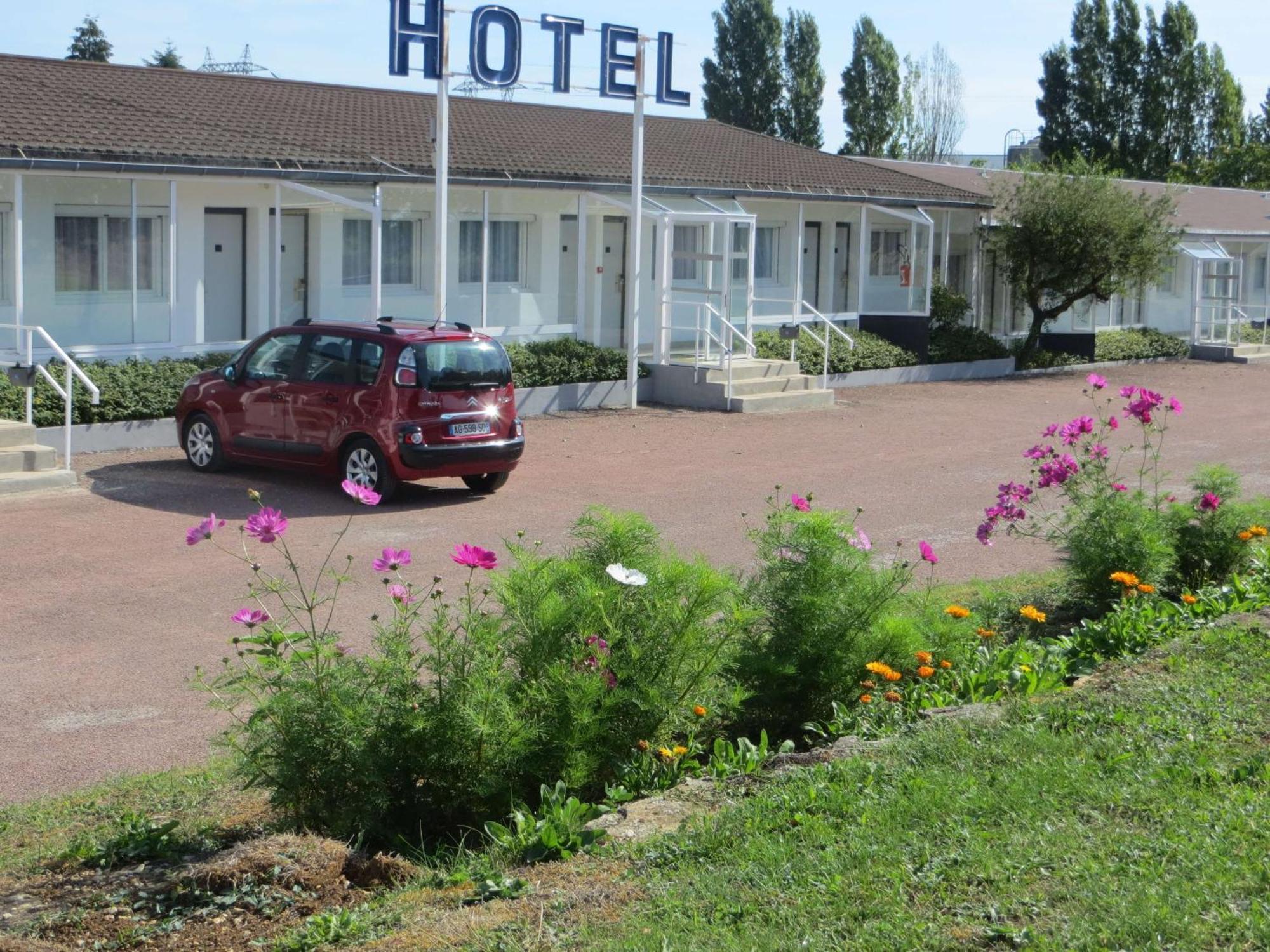 Brit Hotel Dijon Hermes Couchey Exterior photo